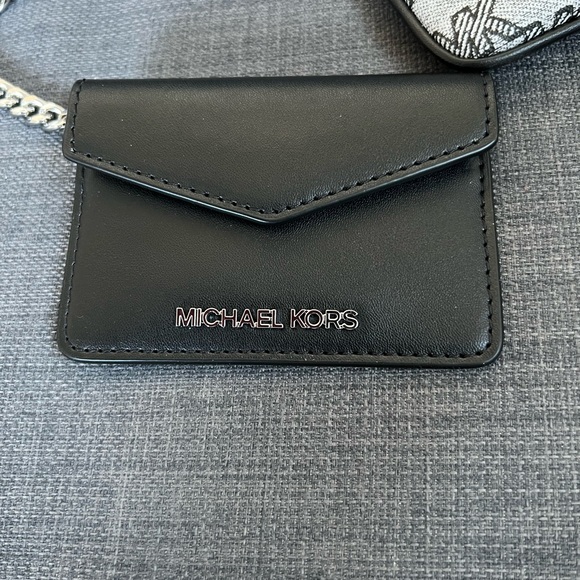 NWT MICHAEL KORS CHARM LARGE 2 IN 1 CREDIT CARD CASE ZIP CLUTCH WRISTLET - Picture 6 of 8